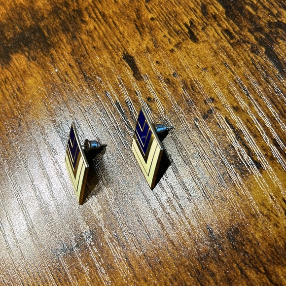 Nuri Vintage Earrings - Picture 2 of 8